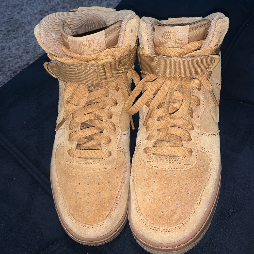 Nike Air Force 1 High LV8 3 wheat color